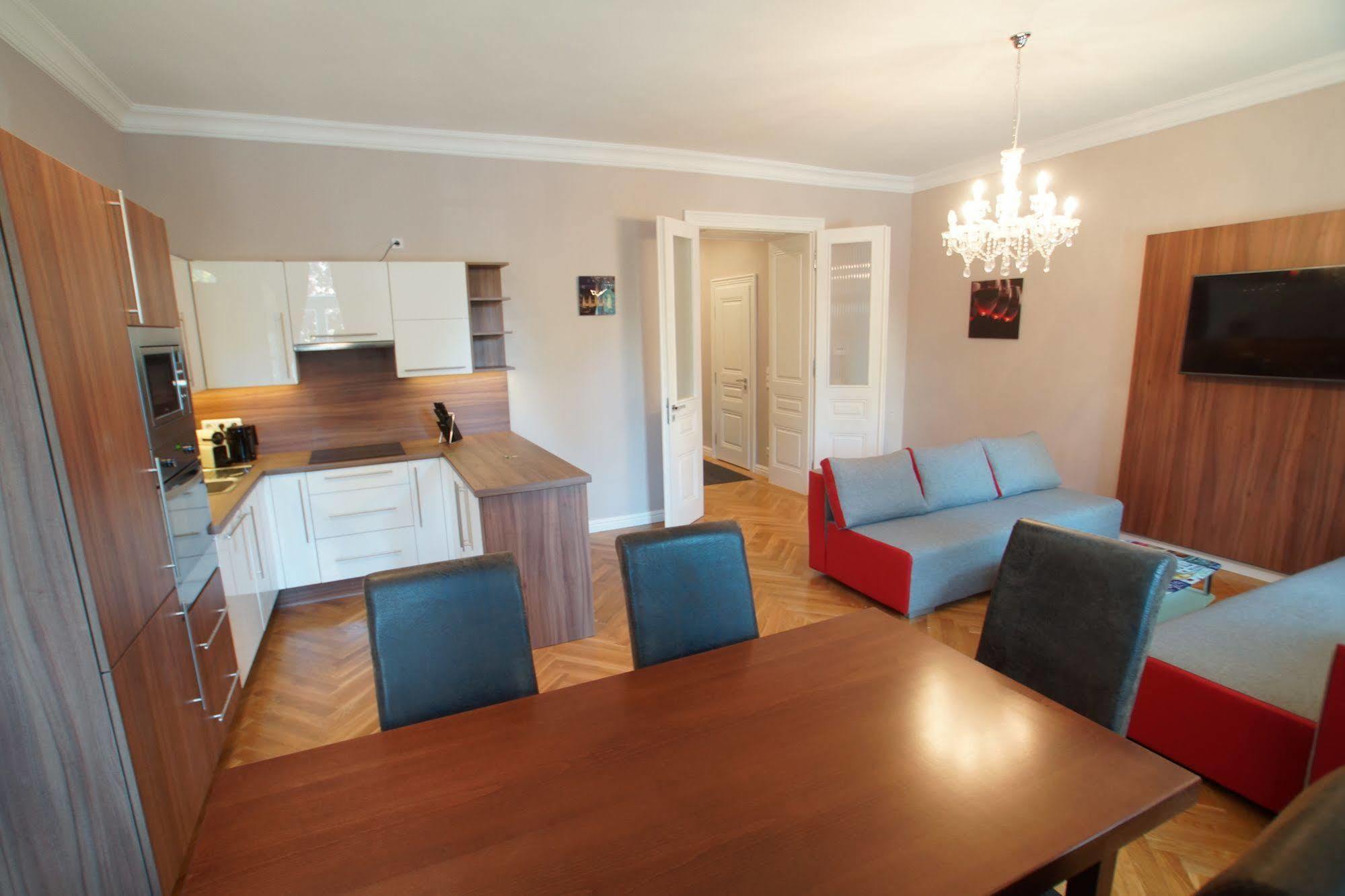 Imperial Apartments Schoenbrunn - Contactless Check-In Vienna Esterno foto